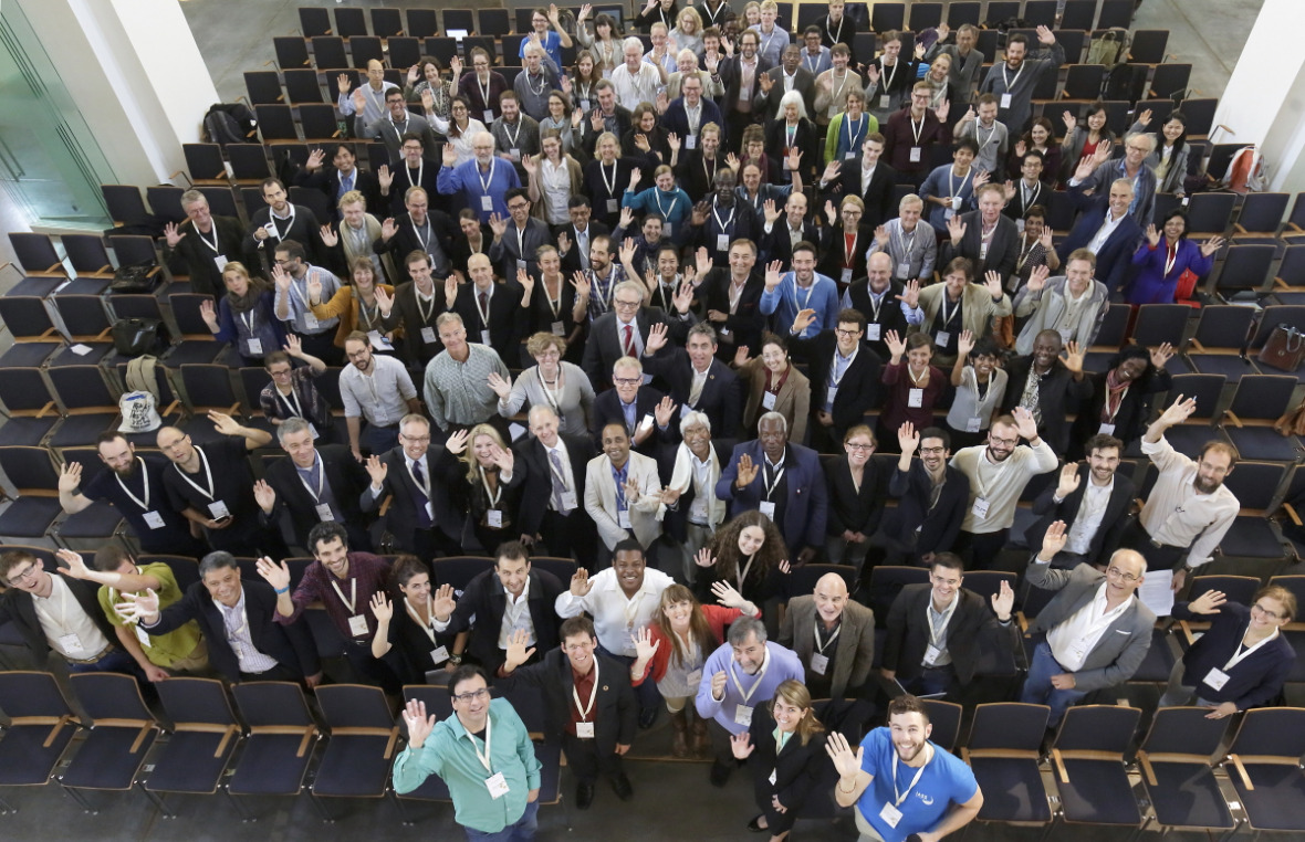 Gruppenfoto: Teilnehmerinnen und Teilnehmer der Climate Engineering Conference 2017