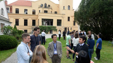 Since 2014, five research institutes in Potsdam have been inviting young people from all over the world to participate in an annual summer school.