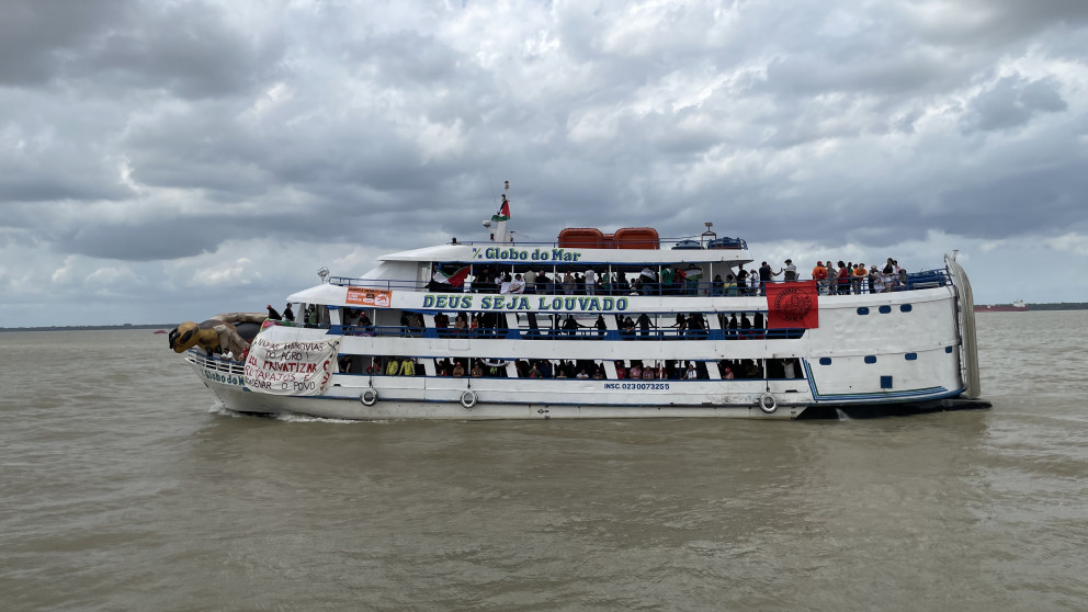 Überall im Amazonasgebiet werden neue Abbau- und Infrastrukturprojekte unter dem Banner der „Entwicklung“ vorangetrieben. Trotz dieses Drucks schaffen die lokalen Gemeinschaften weiterhin neue Formen des Lebens und des Widerstands.