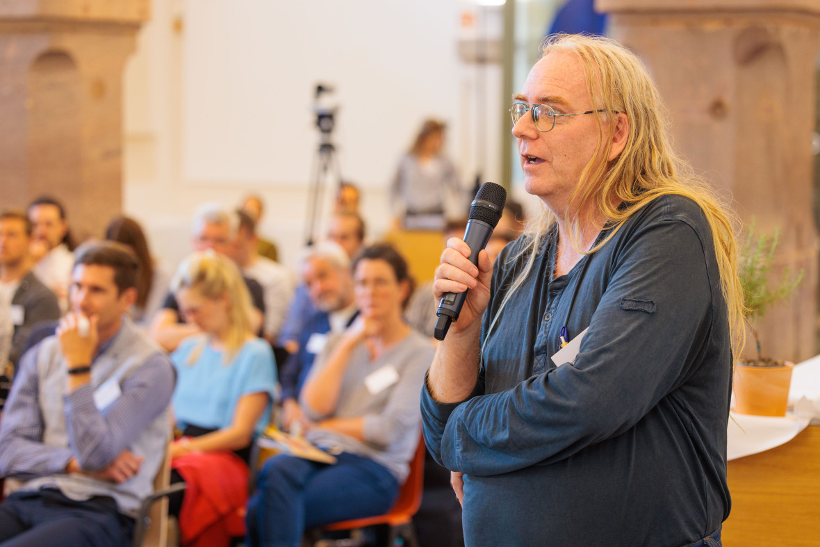 Die Diskussionsteilnehmenden erhielten zahlreiche Fragen aus dem Publikum.