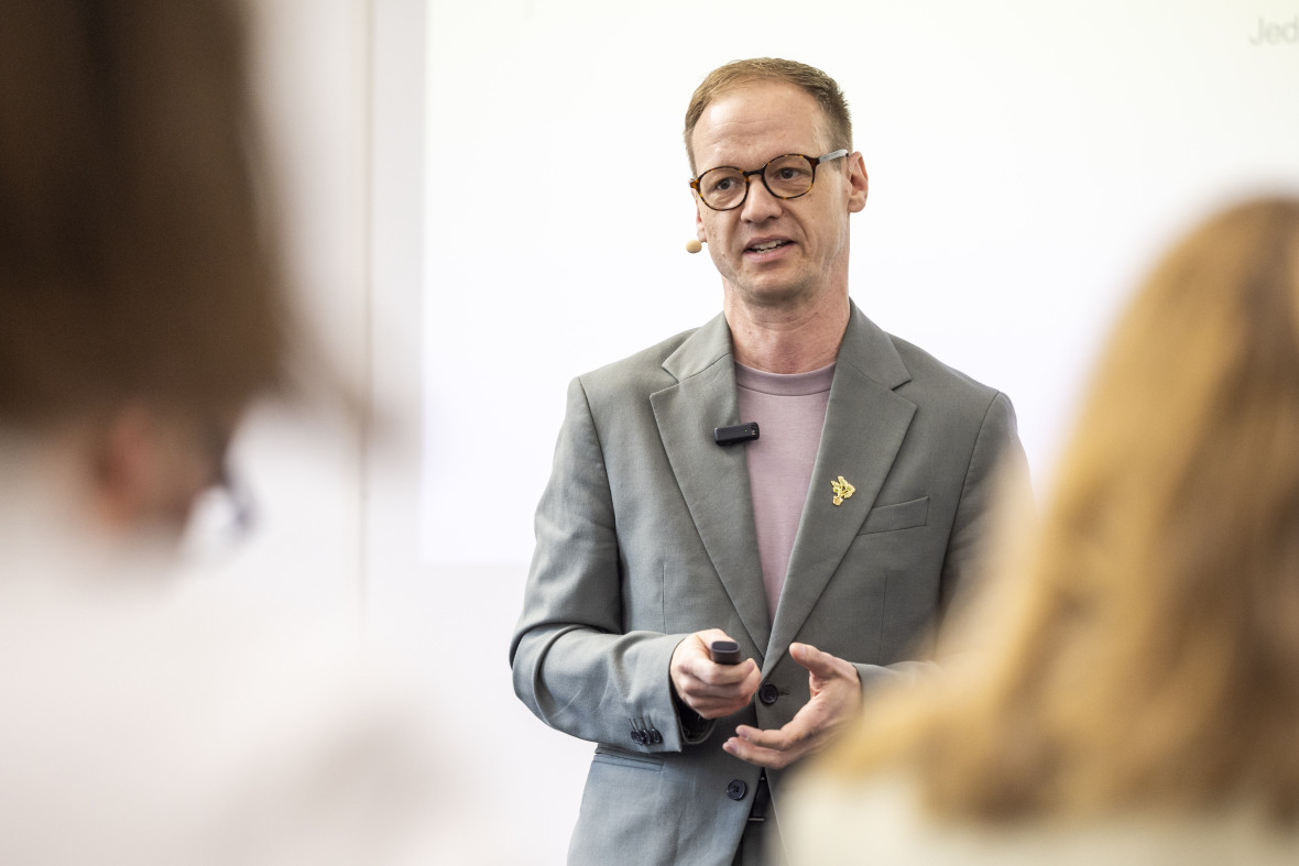 Stakeholdermanager Michael Krieger bei seiner Keynote