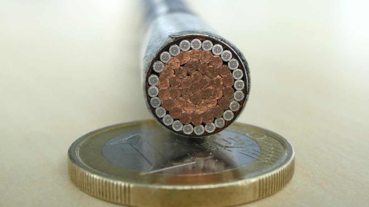 MgB2 Conductor vs Euro Coin.jpg